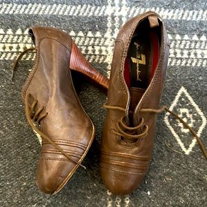 7 for all mankind lace up Oxford heels